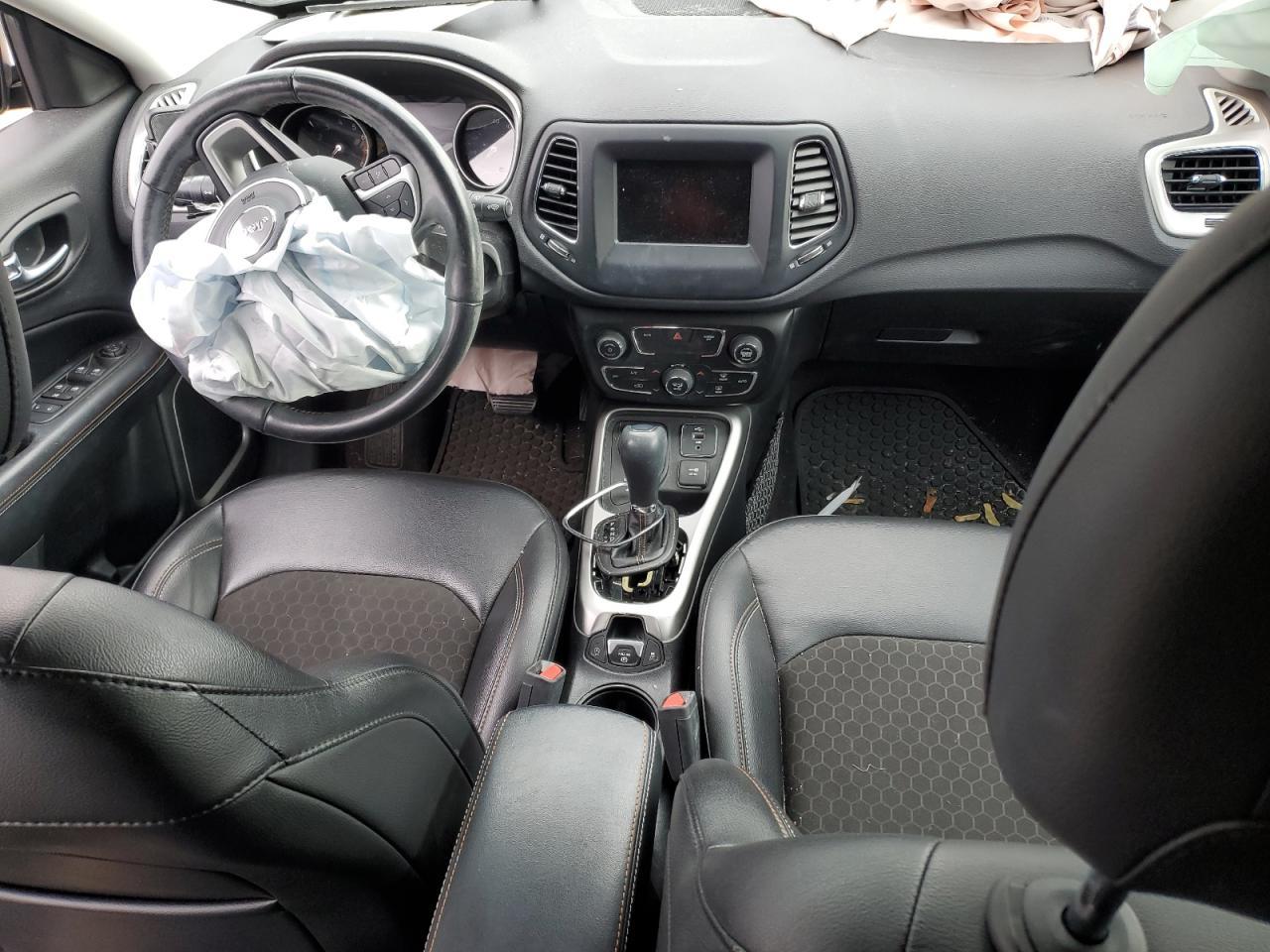 2021 Jeep Compass Latitude - zdjęcie 8