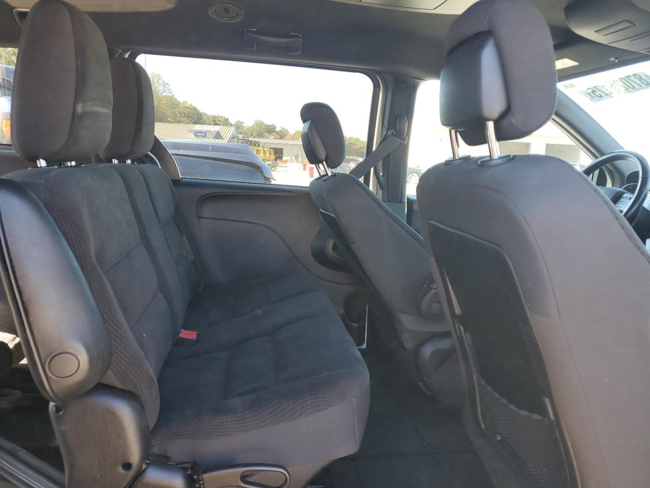 2018 Dodge Caravan - zdjęcie 11