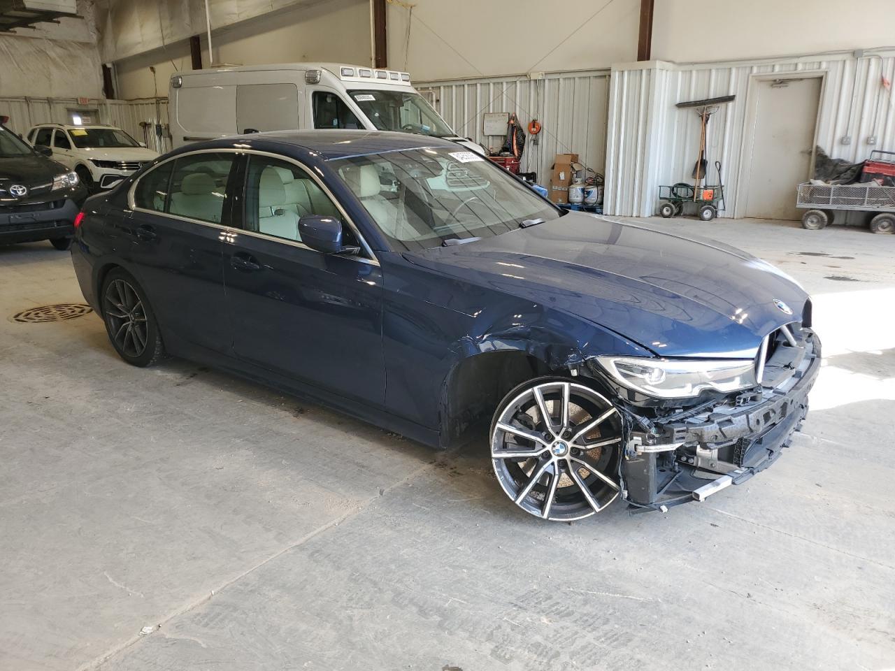 2021 BMW 330Xi - zdjęcie 4