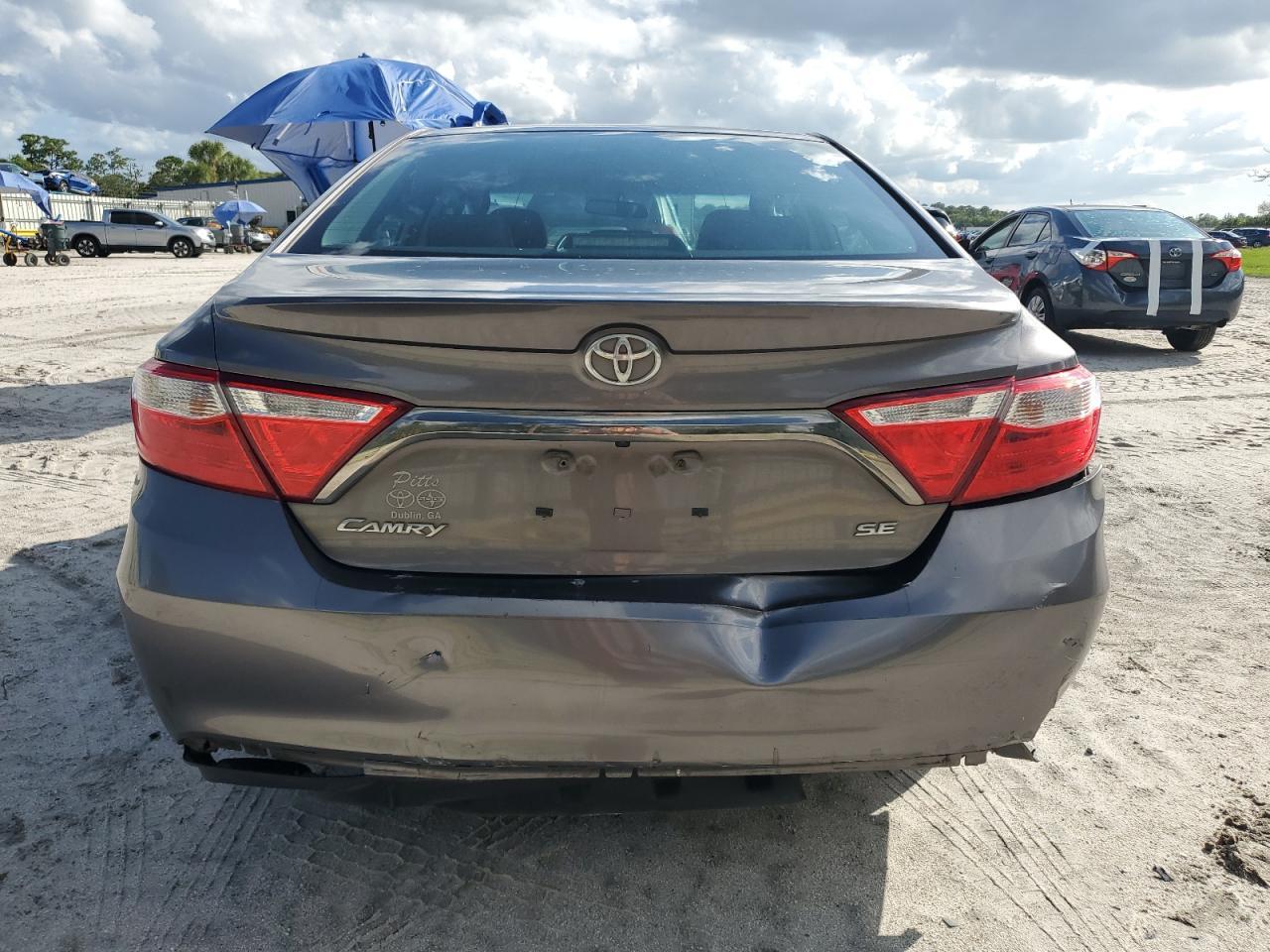 2017 Toyota Camry Le - zdjęcie 6