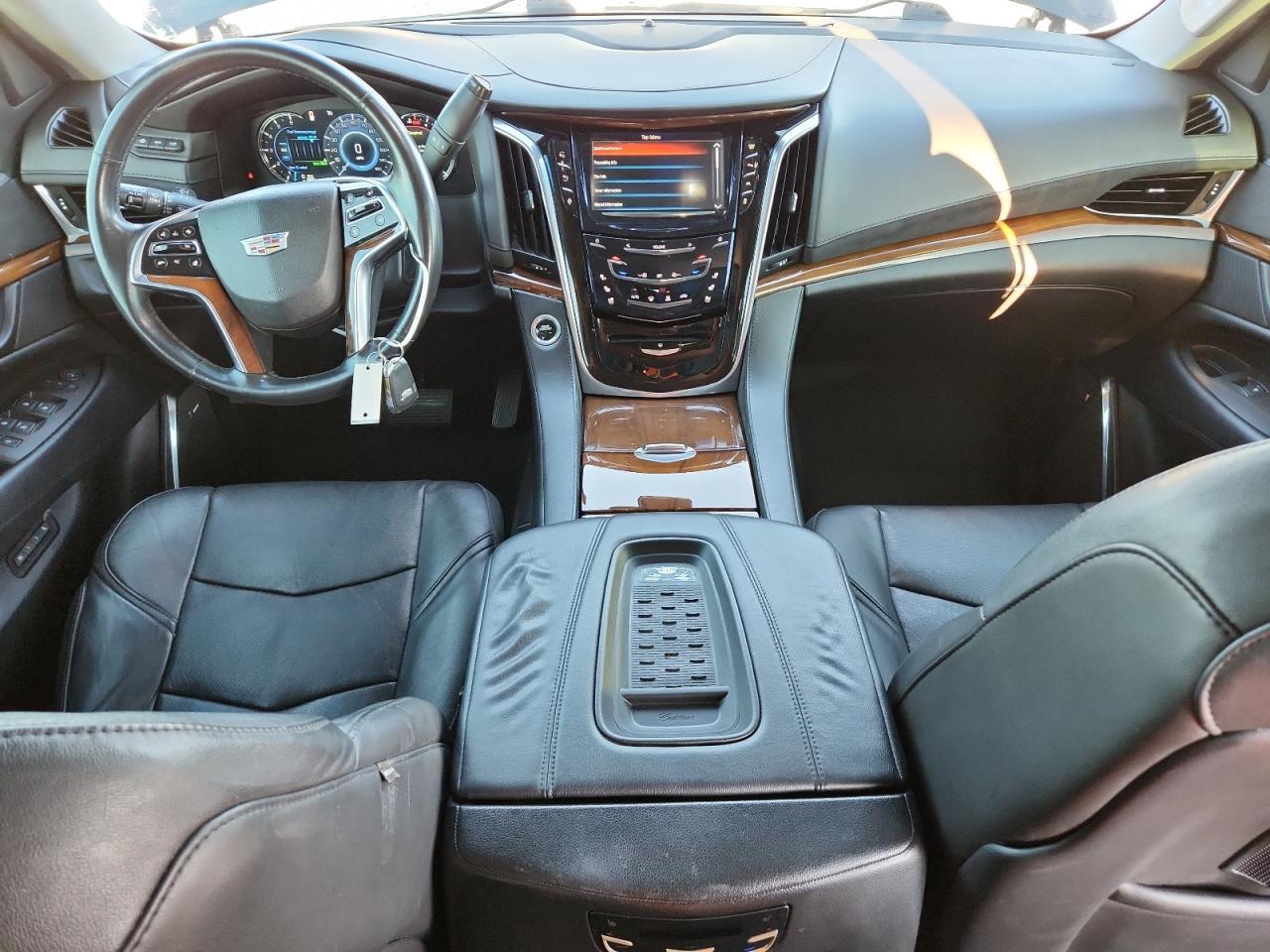 2016 Cadillac Escalade Luxury - zdjęcie 8