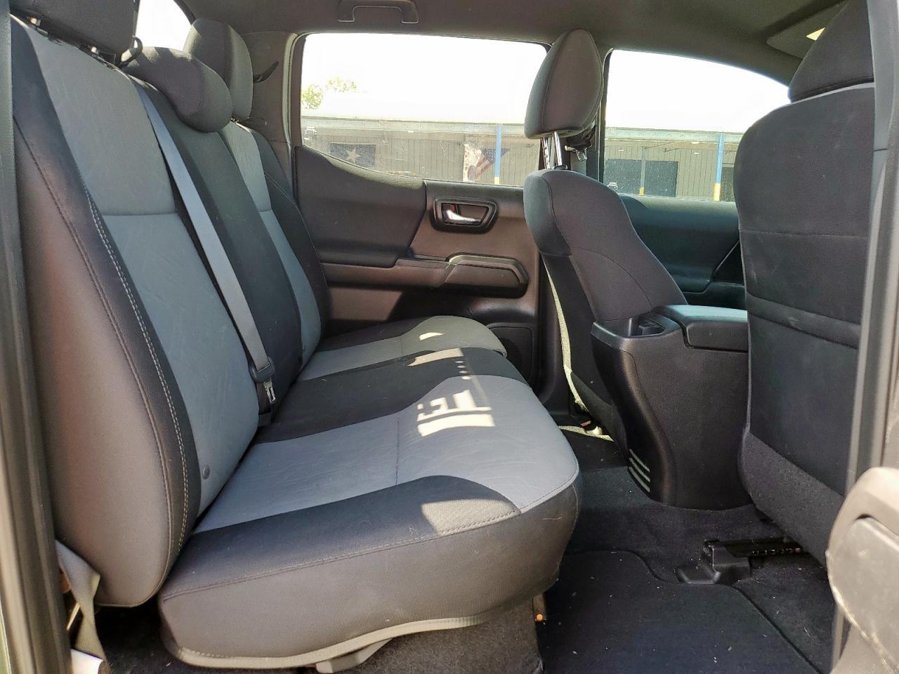 2021 Toyota Tacoma - zdjęcie 10