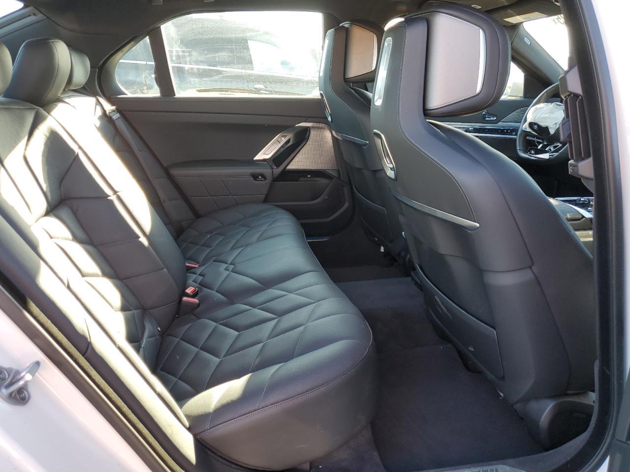 2023 BMW 760 Xi - zdjęcie 10