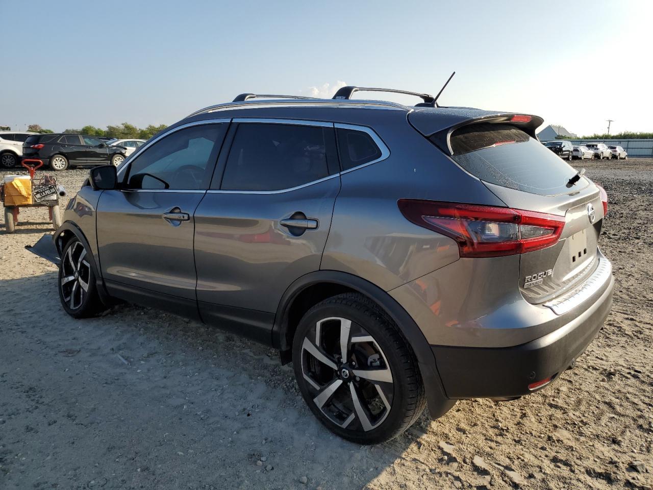 2022 Nissan Rogue Sport Sl - zdjęcie 2