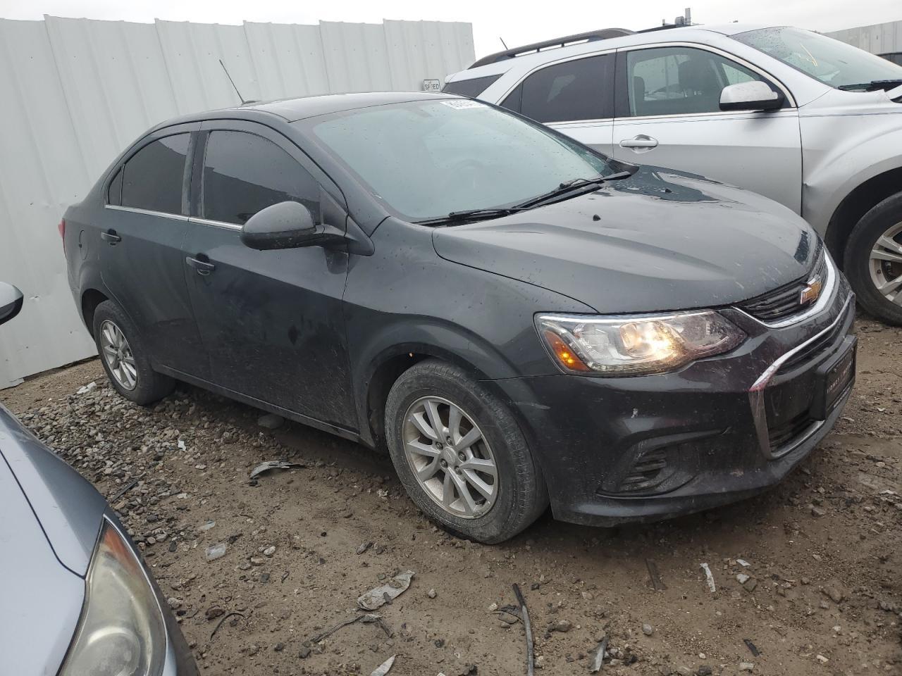 2019 Chevrolet Sonic Lt - zdjęcie 4