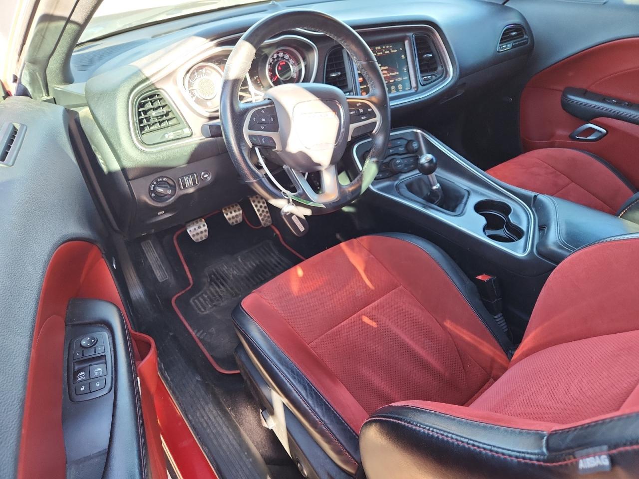 2016 Dodge Challenger - zdjęcie 8