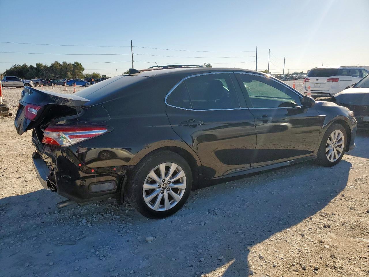 2020 Toyota Camry - zdjęcie 3