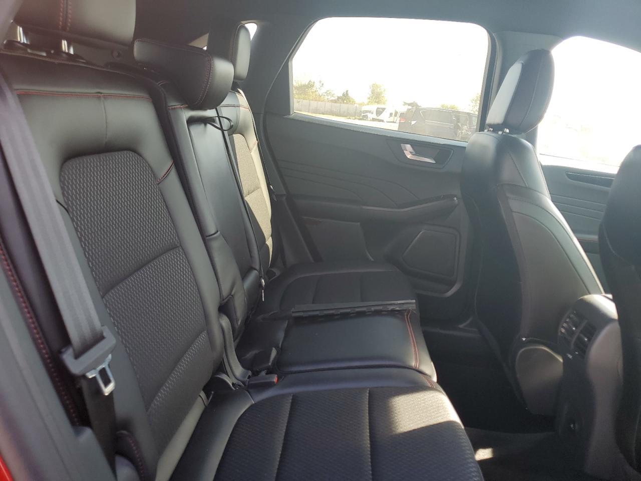 2025 Ford Escape St Line Elite - zdjęcie 11