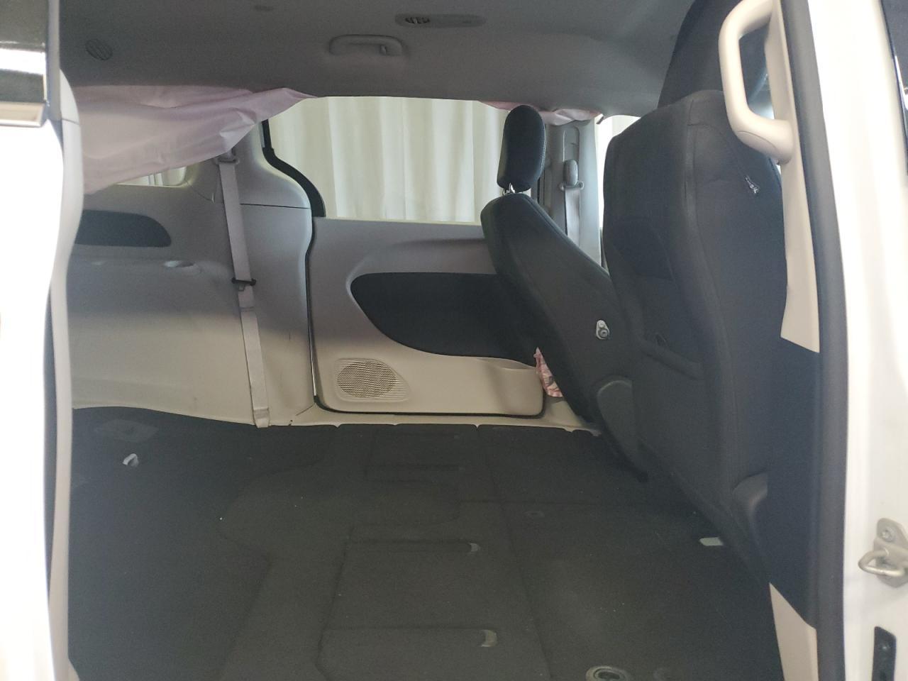 2024 Chrysler Voyager Lx - zdjęcie 11