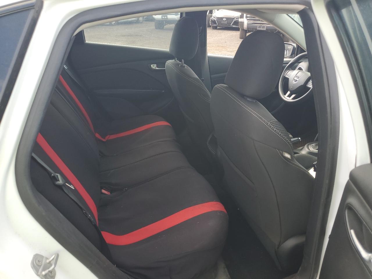 2015 Dodge Dart Sxt - zdjęcie 10