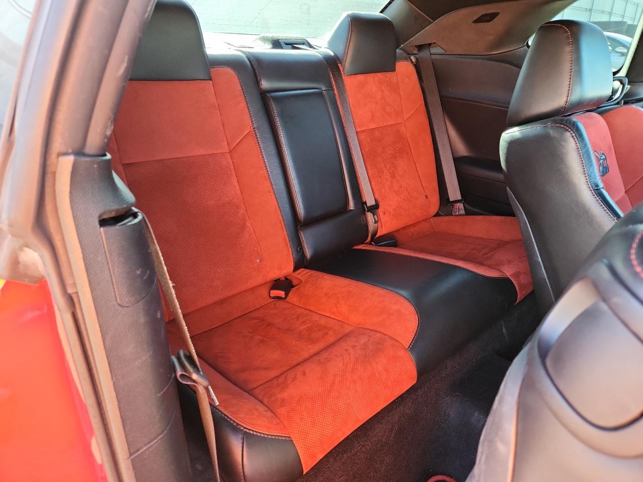 2016 Dodge Challenger - zdjęcie 10