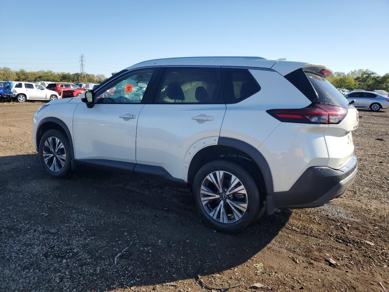 2023 Nissan Rogue Sv - zdjęcie 2