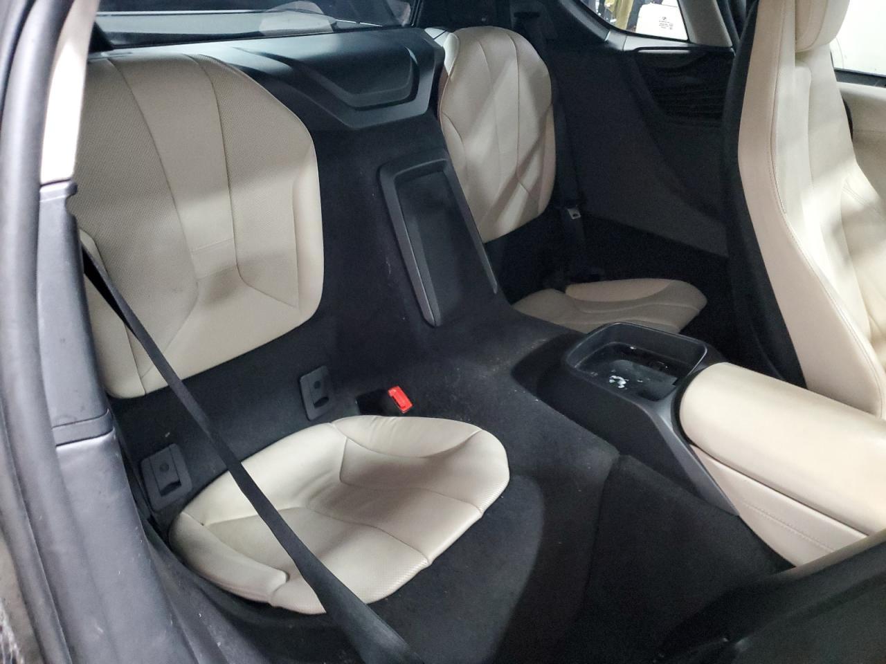 2016 BMW I8 - zdjęcie 10