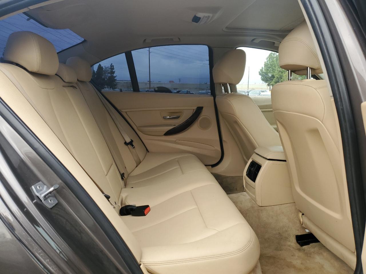 2014 BMW Seria 3 320i - zdjęcie 10