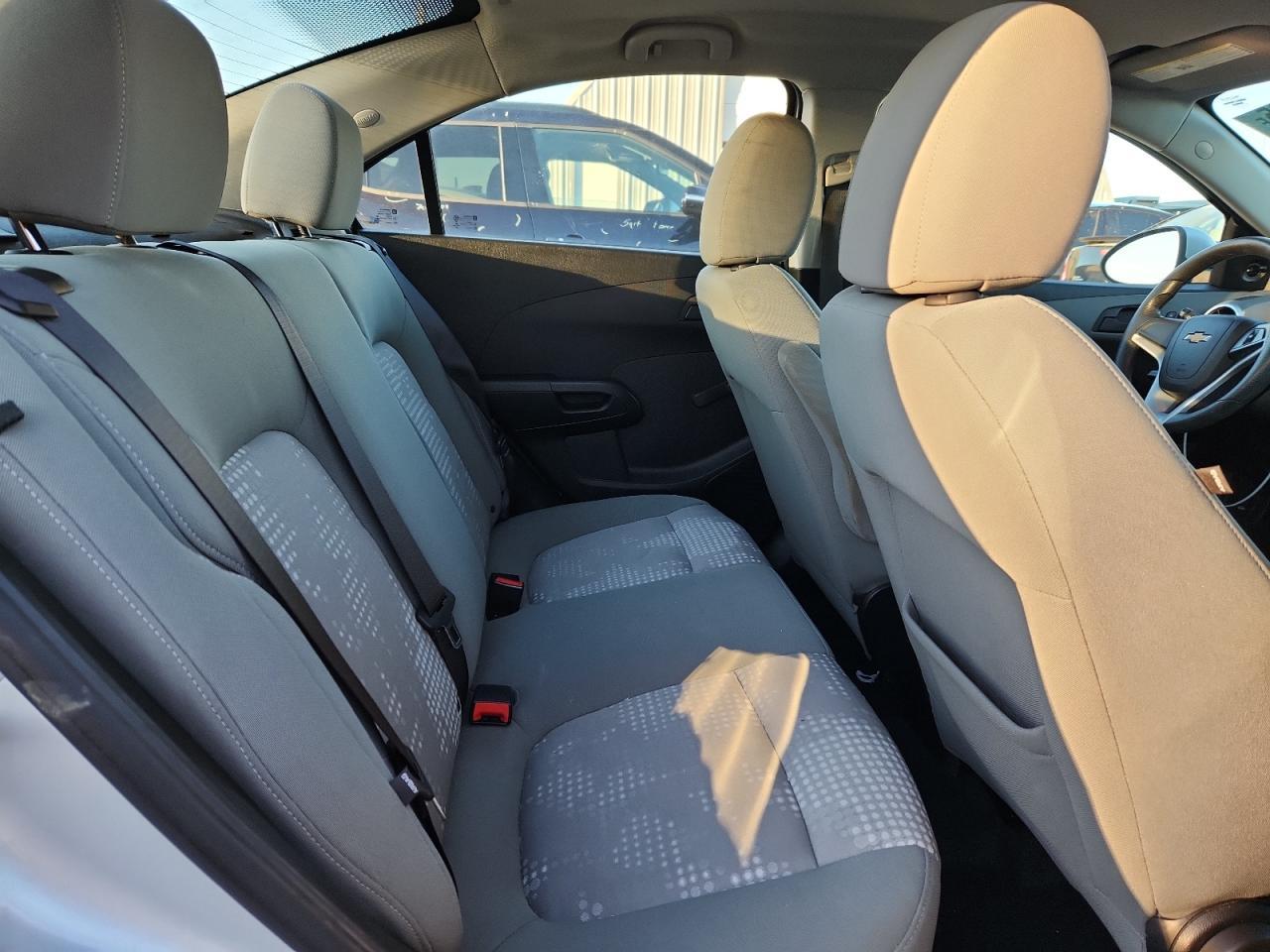 2017 Chevrolet Sonic Ls - zdjęcie 10