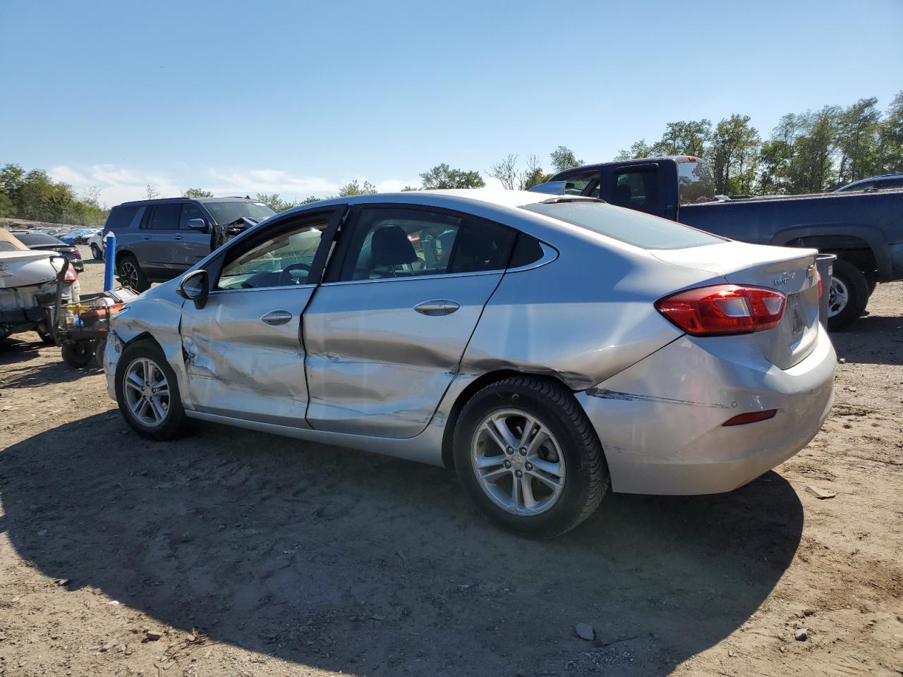 2018 Chevrolet Cruze - zdjęcie 2