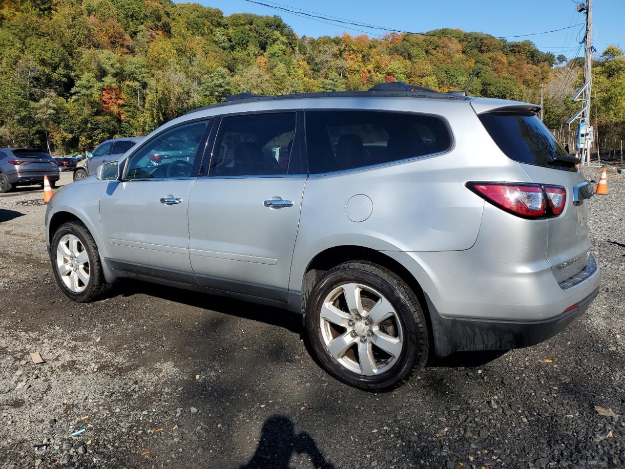 2017 Chevrolet Traverse - zdjęcie 2