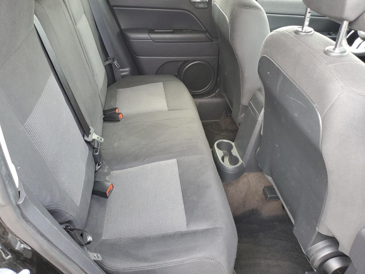 2015 Jeep Patriot Latitude - zdjęcie 11