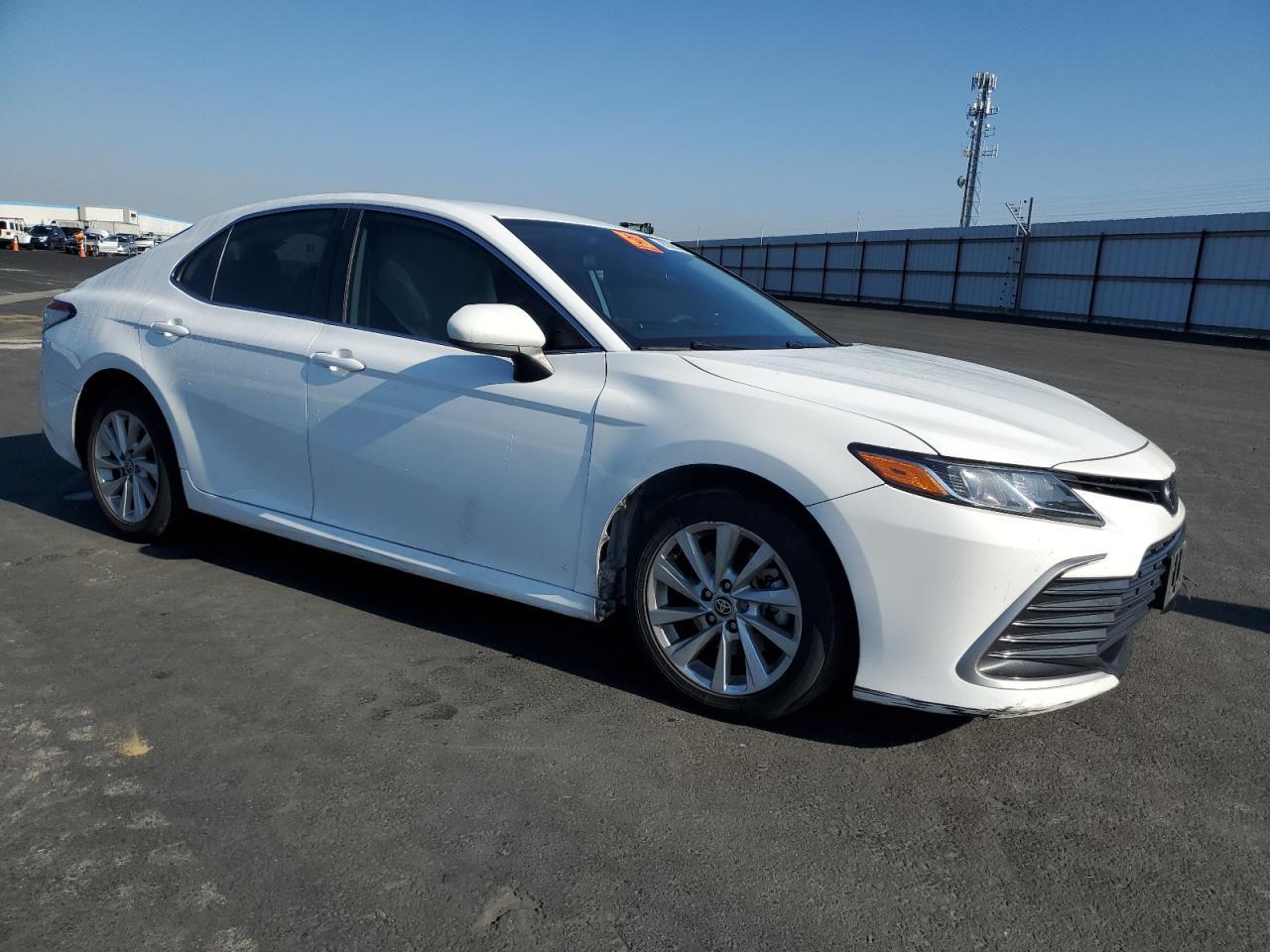 2021 Toyota Camry - zdjęcie 4