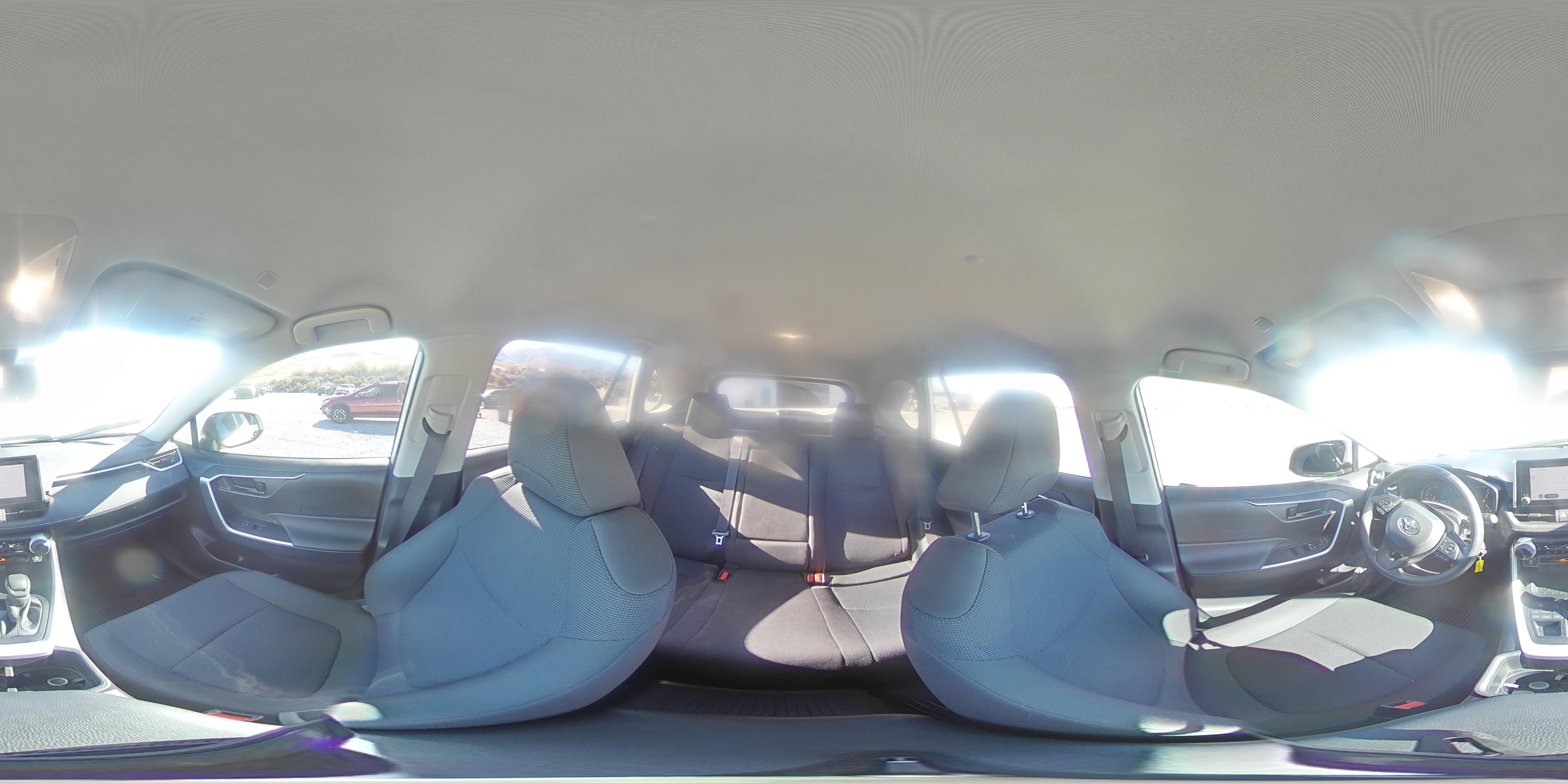 2025 Toyota RAV 4 - zdjęcie 15