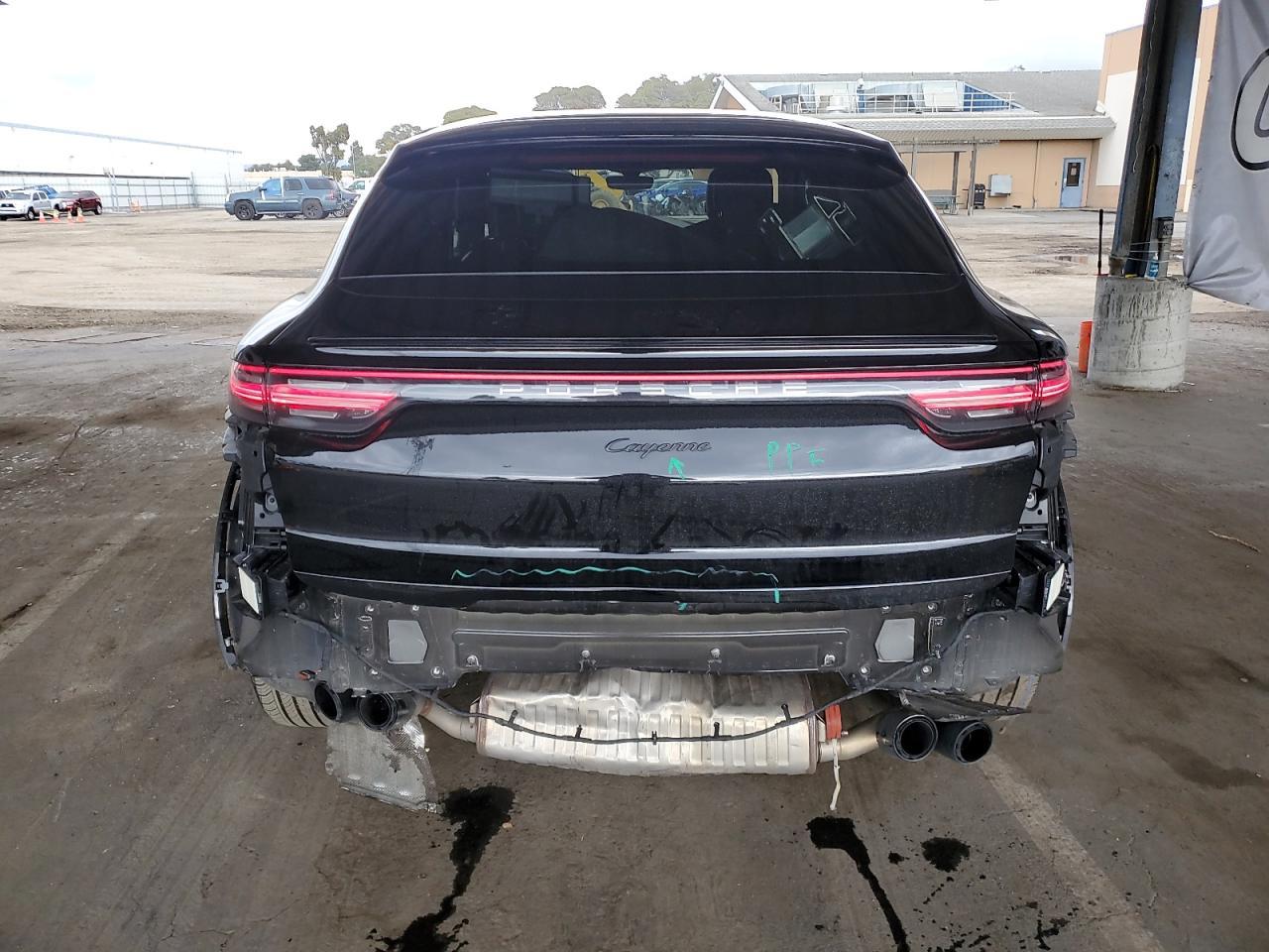 2022 Porsche Cayenne - zdjęcie 6