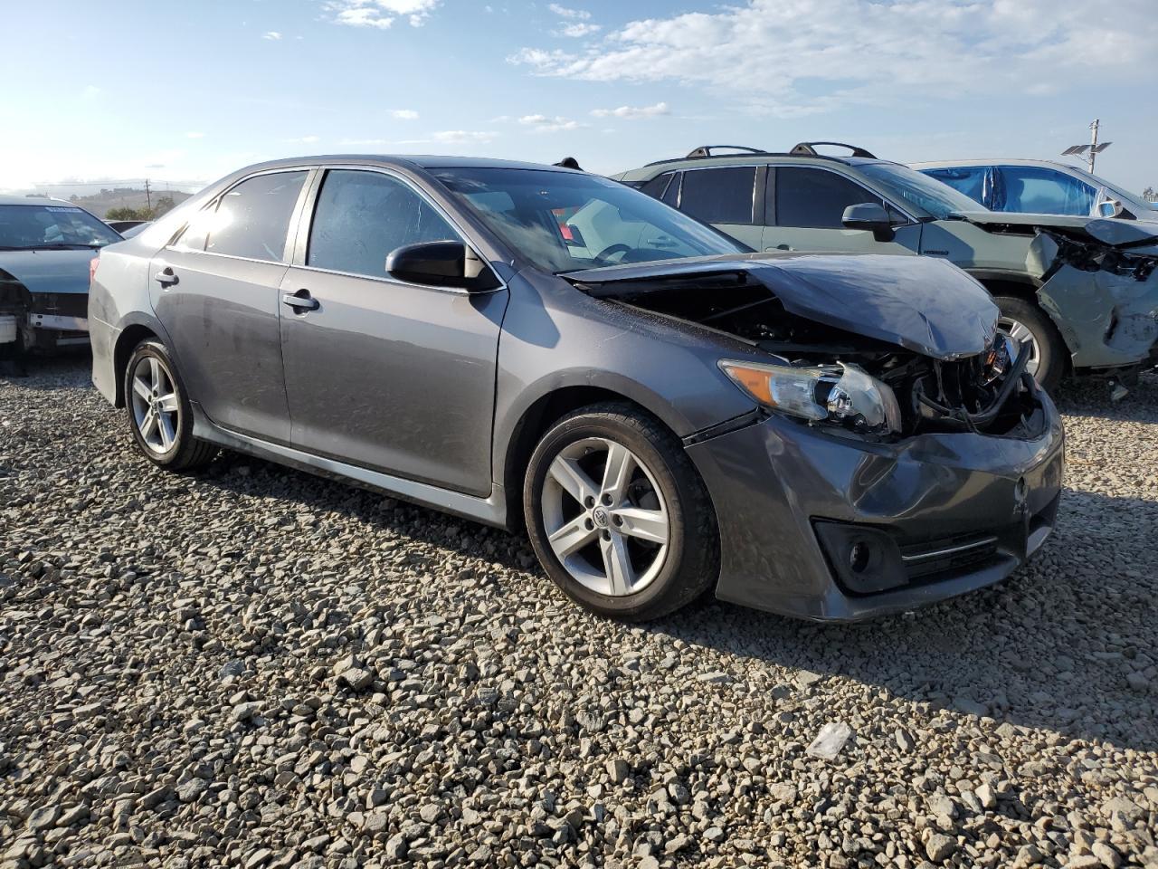 2014 Toyota Camry - zdjęcie 4