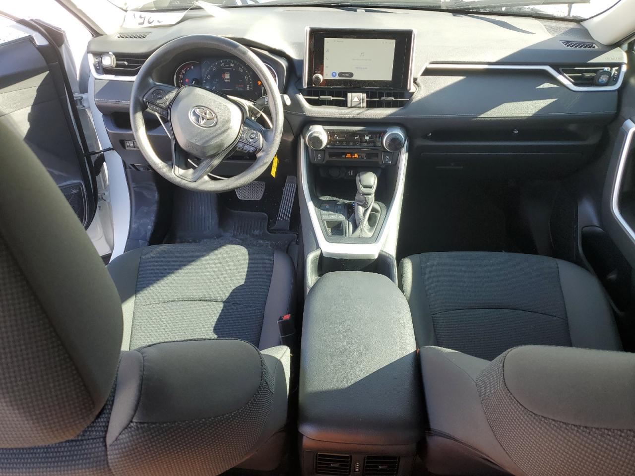 2025 Toyota RAV 4 - zdjęcie 8