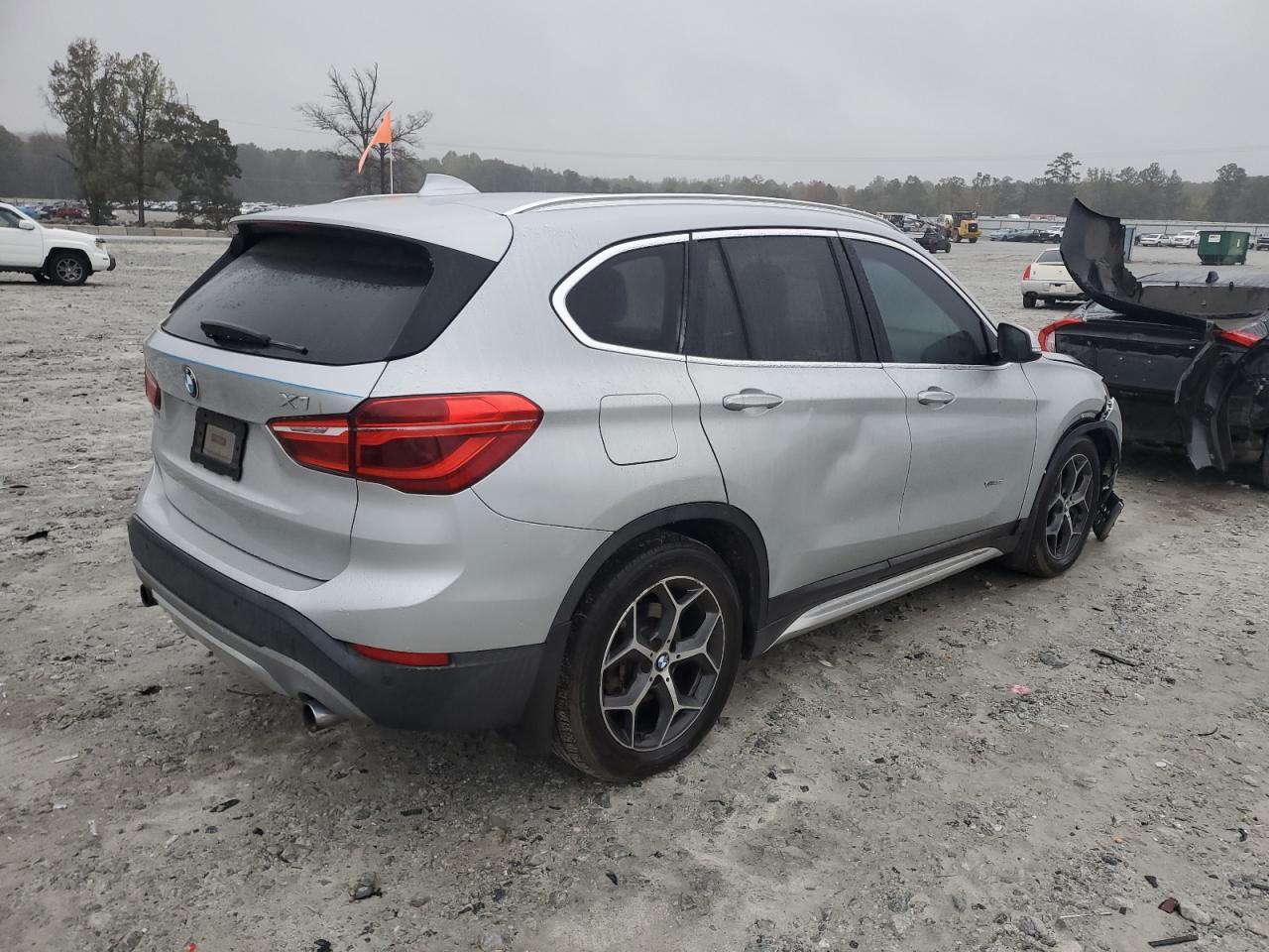 2016 BMW X1 xDrive28I - zdjęcie 3