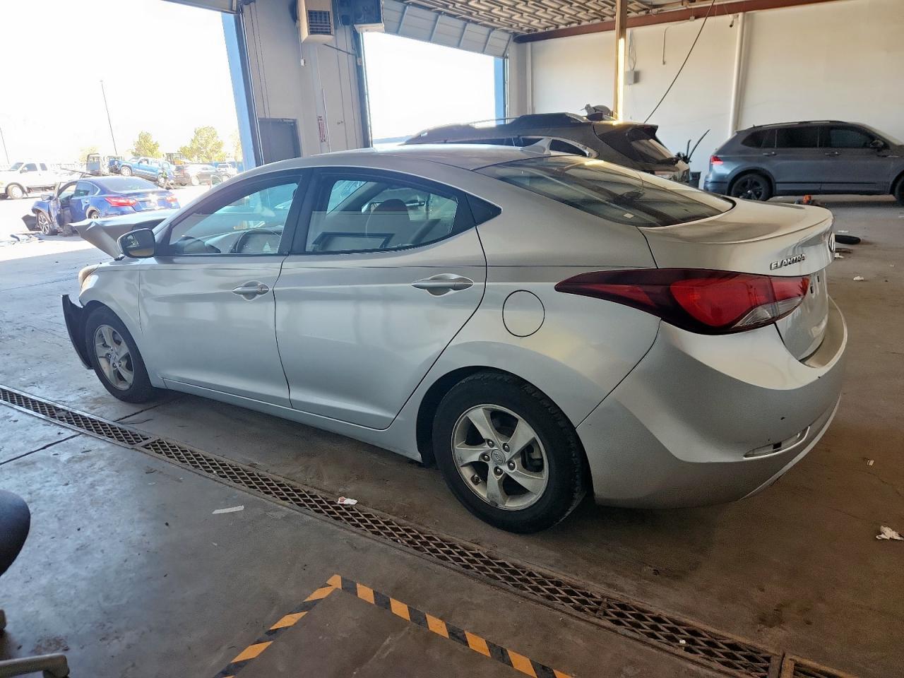 2015 Hyundai Elantra - zdjęcie 2
