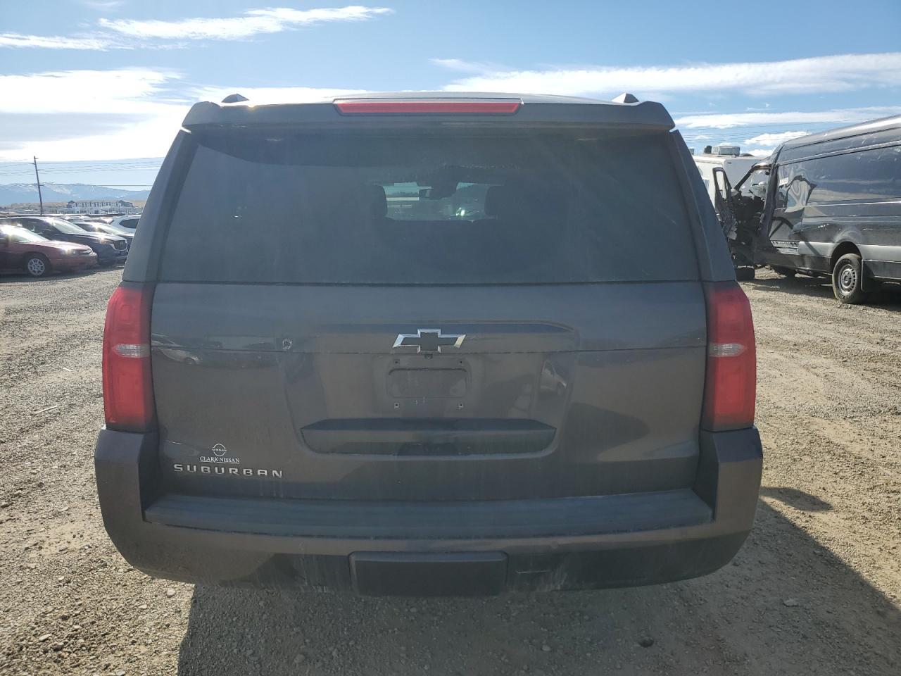 2016 Chevrolet Suburban K1500 Lt - zdjęcie 6