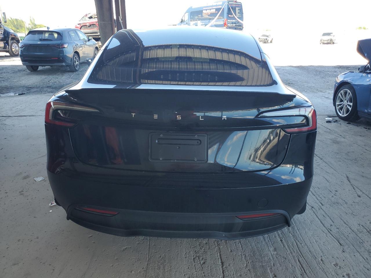 2024 Tesla Model 3 - zdjęcie 6