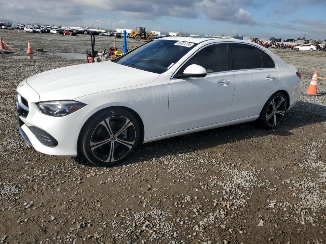 2023 Mercedes-Benz Klasa C - zdjęcie główne