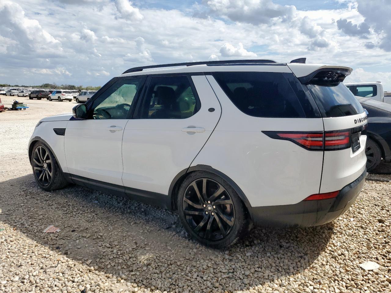 2017 Land Rover Discovery Hse Luxury - zdjęcie 2