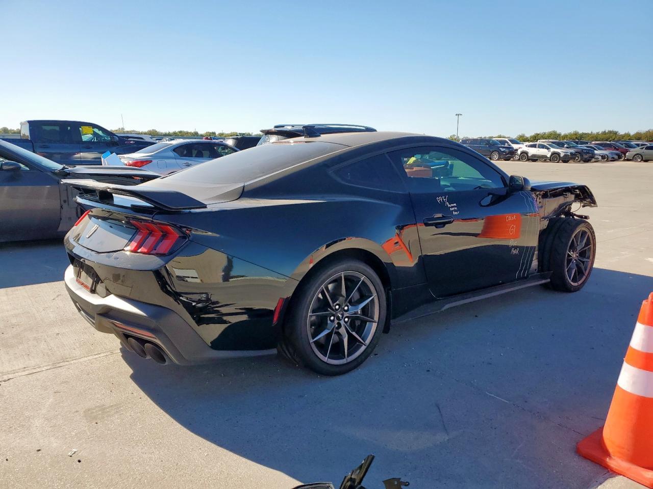 2024 Ford Mustang - zdjęcie 3