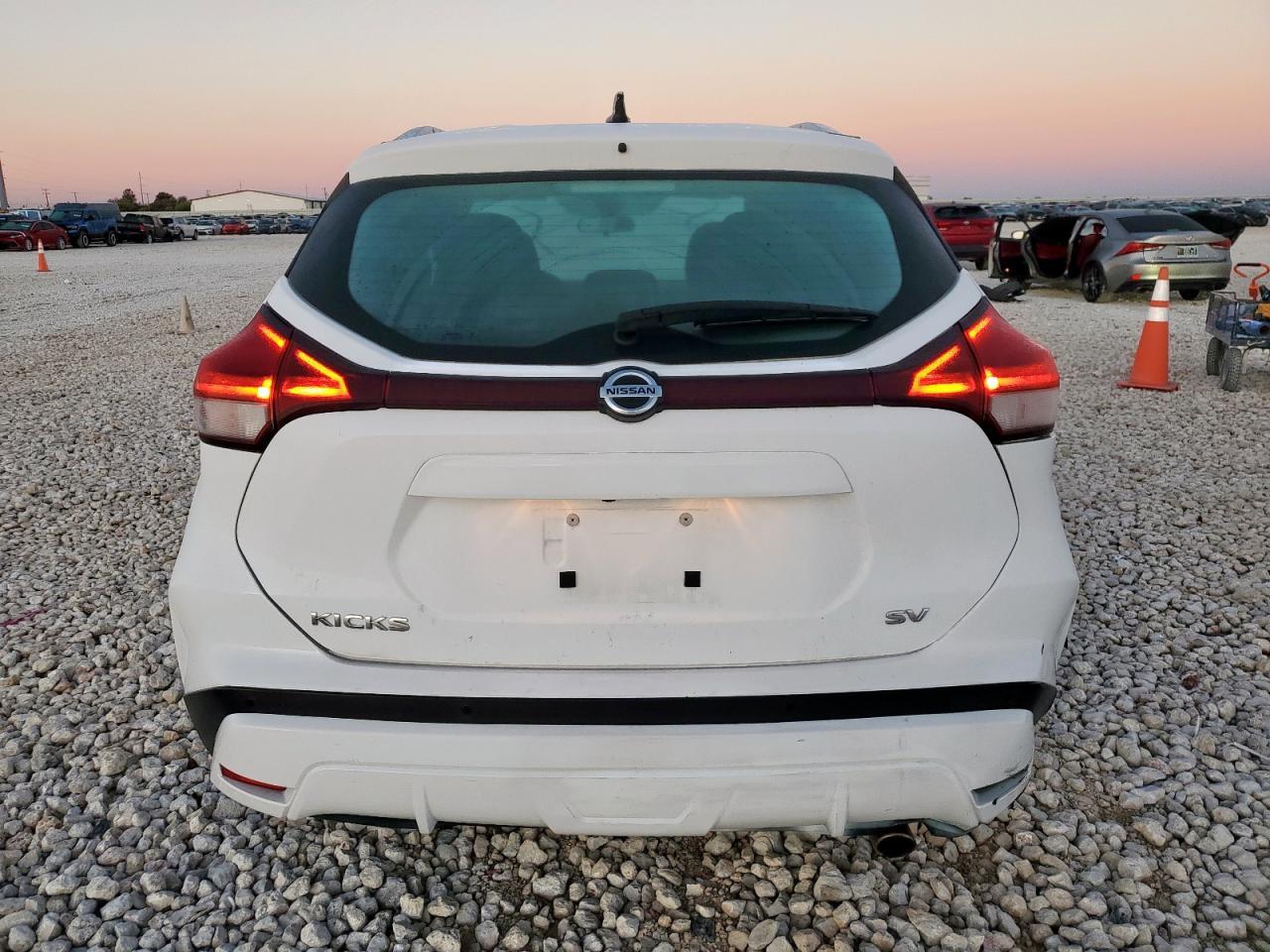 2021 Nissan Kicks Sv - zdjęcie 6