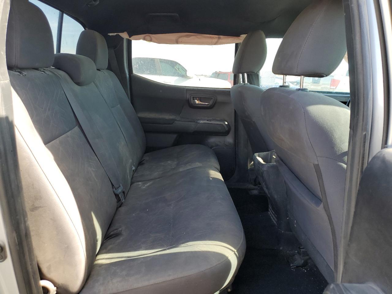 2019 Toyota Tacoma - zdjęcie 10