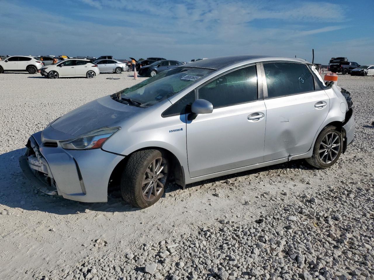 2016 Toyota Prius V - zdjęcie główne