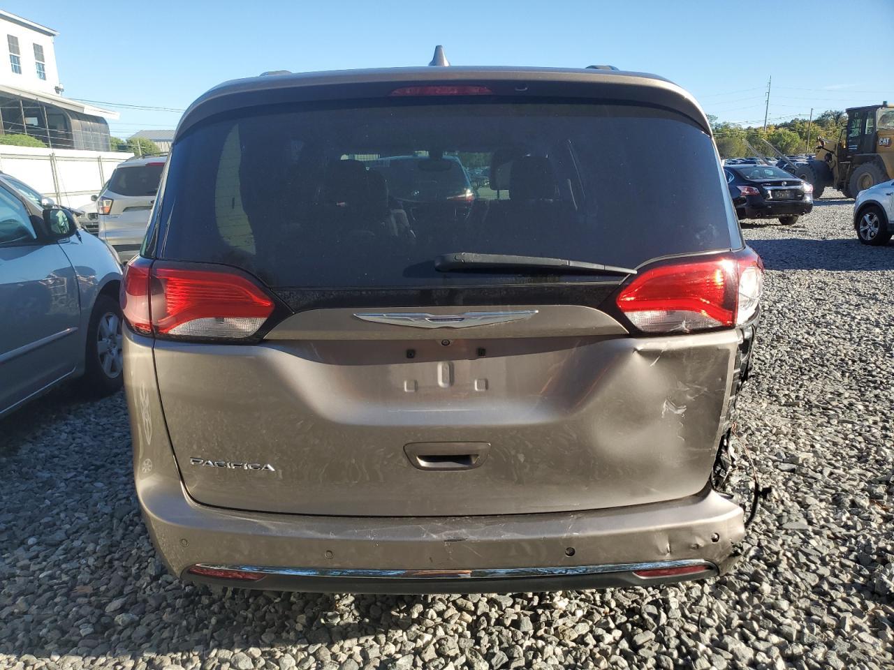 2017 Chrysler Pacifica - zdjęcie 6