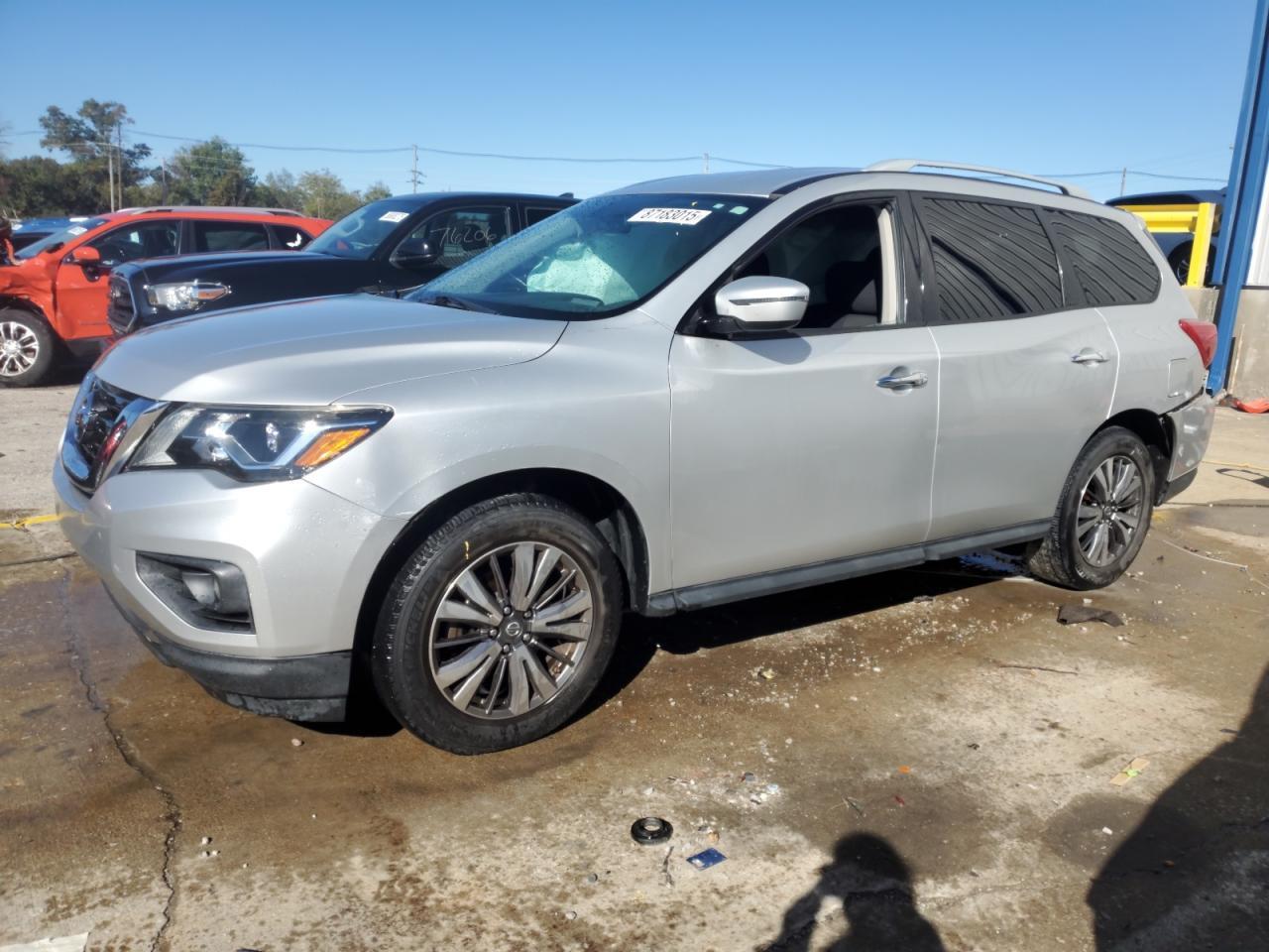 2018 Nissan Pathfinder Sv - zdjęcie główne