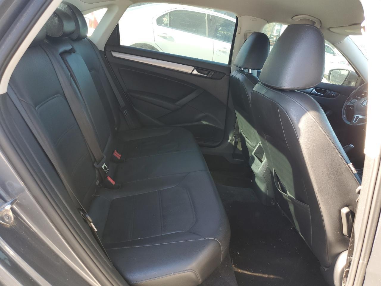 2015 Volkswagen Passat - zdjęcie 10