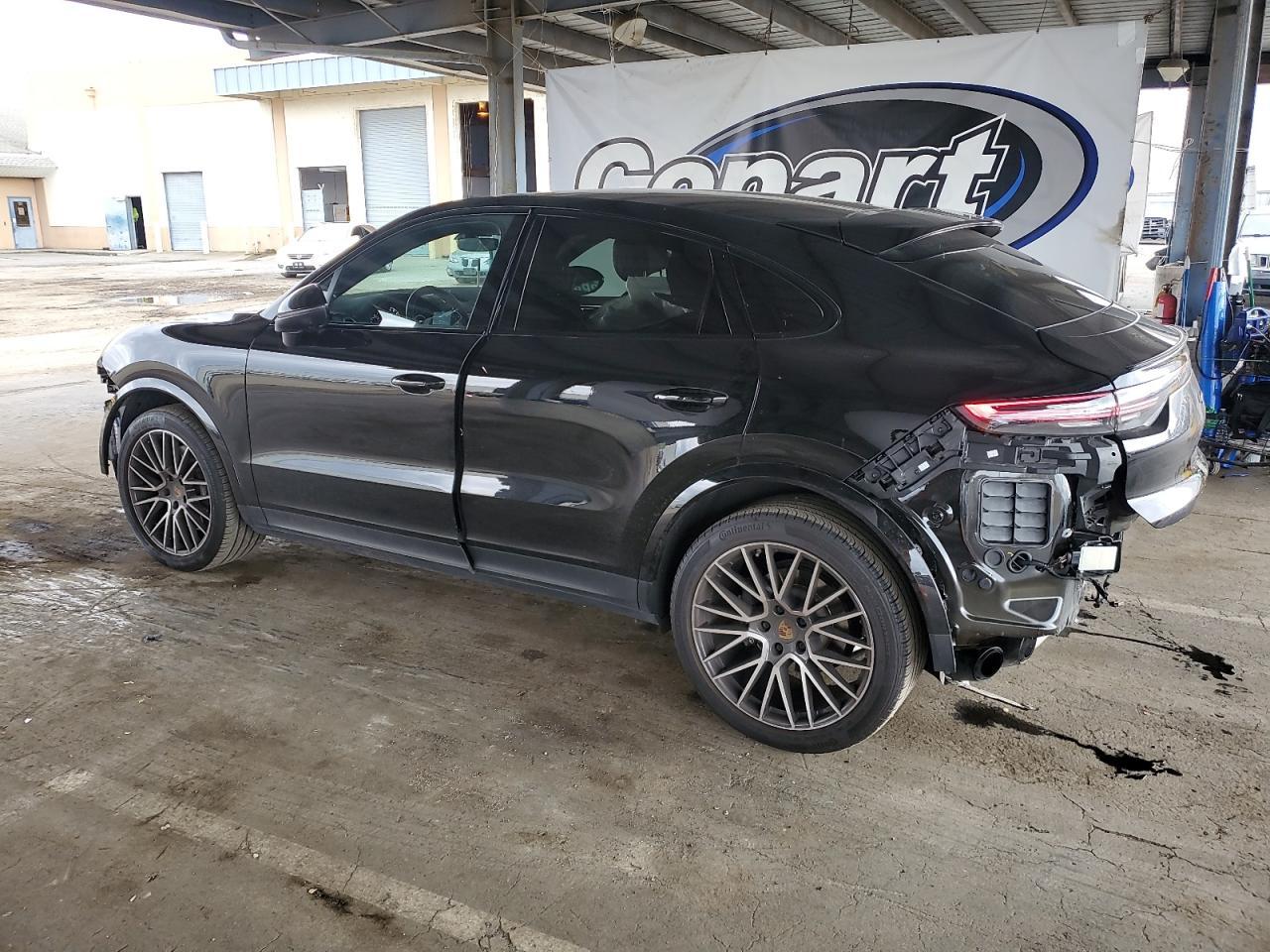 2022 Porsche Cayenne - zdjęcie 2