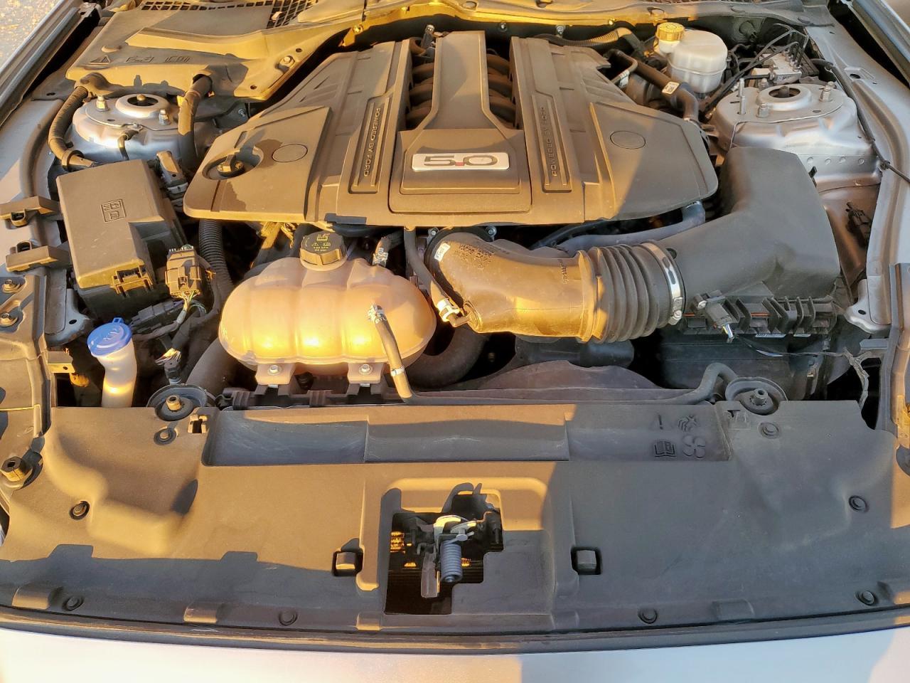 2021 Ford Mustang - zdjęcie 11