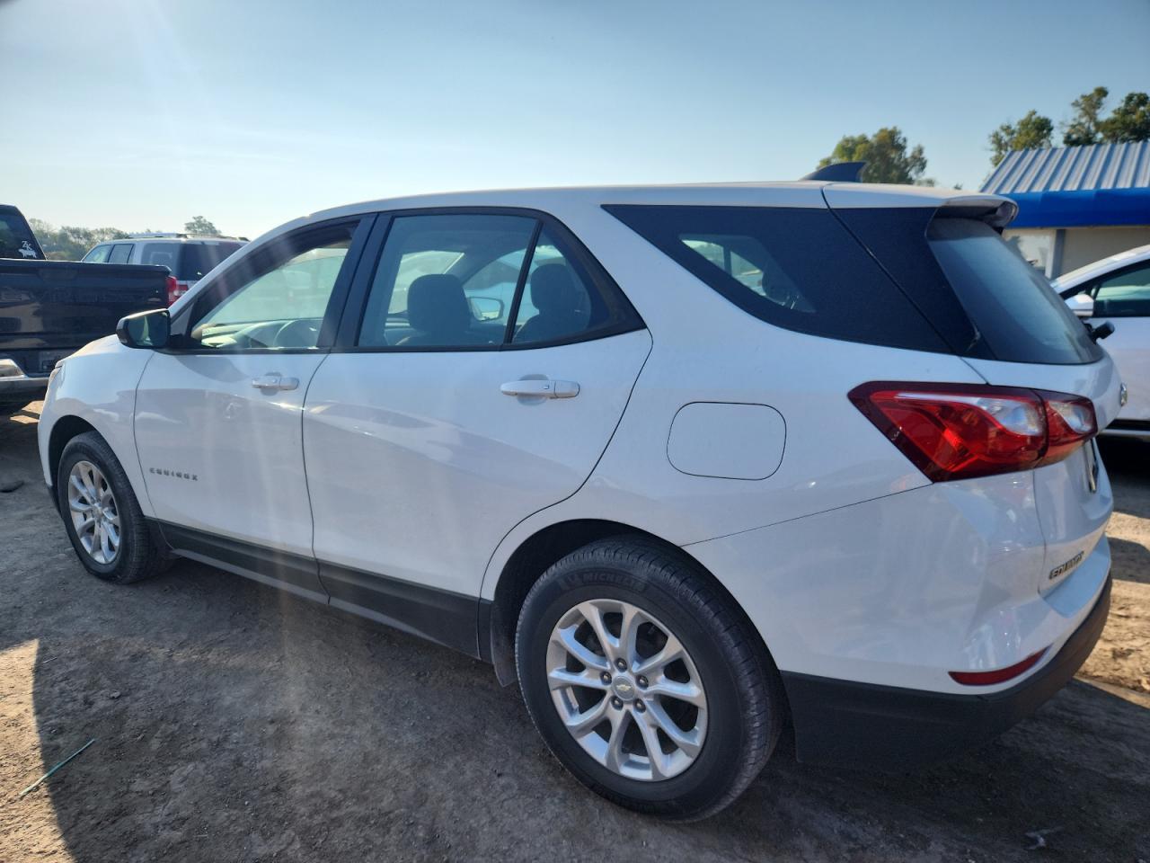 2019 Chevrolet Equinox Ls - zdjęcie 2