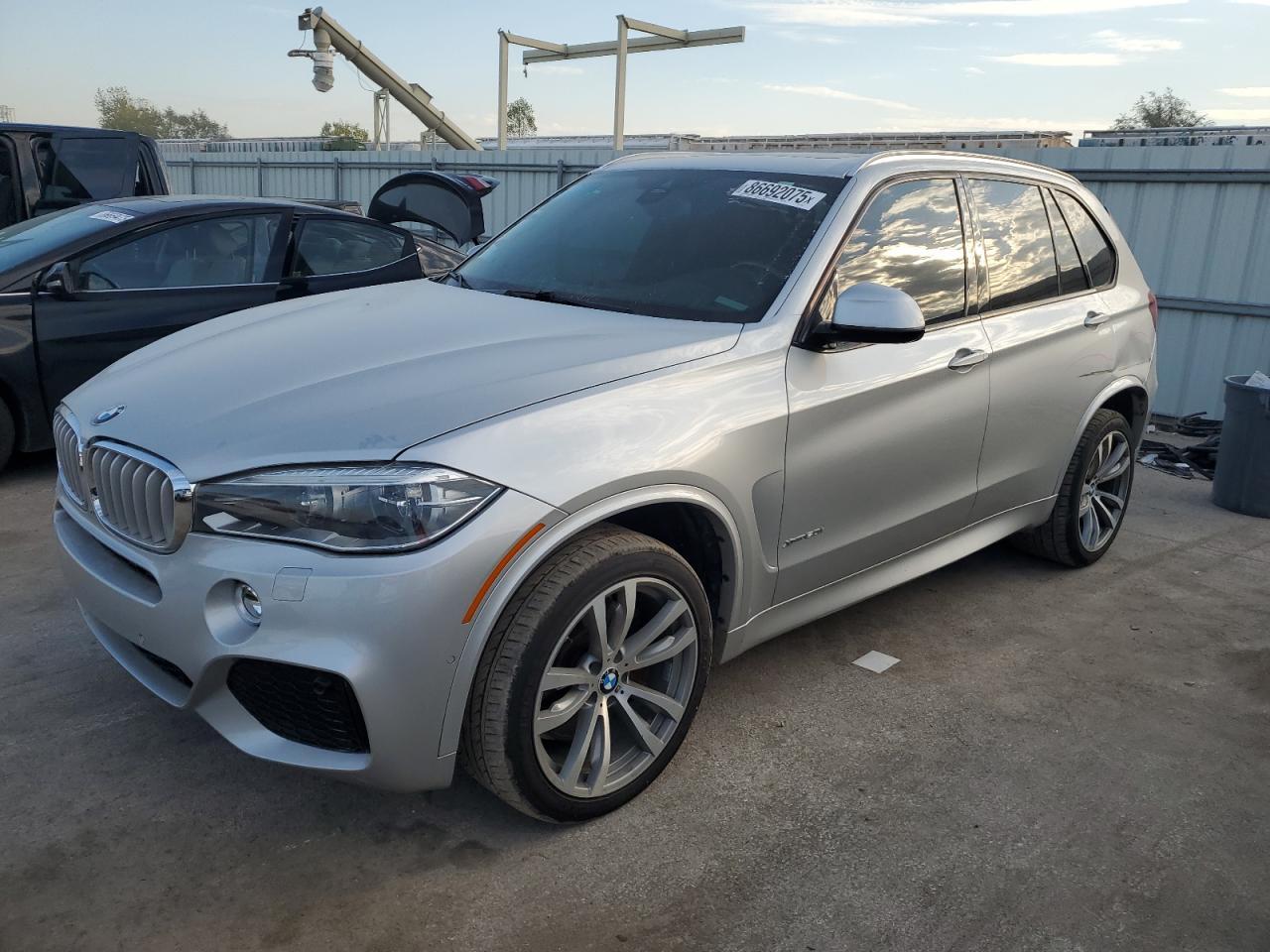 2015 BMW X5 xDrive50I - zdjęcie główne