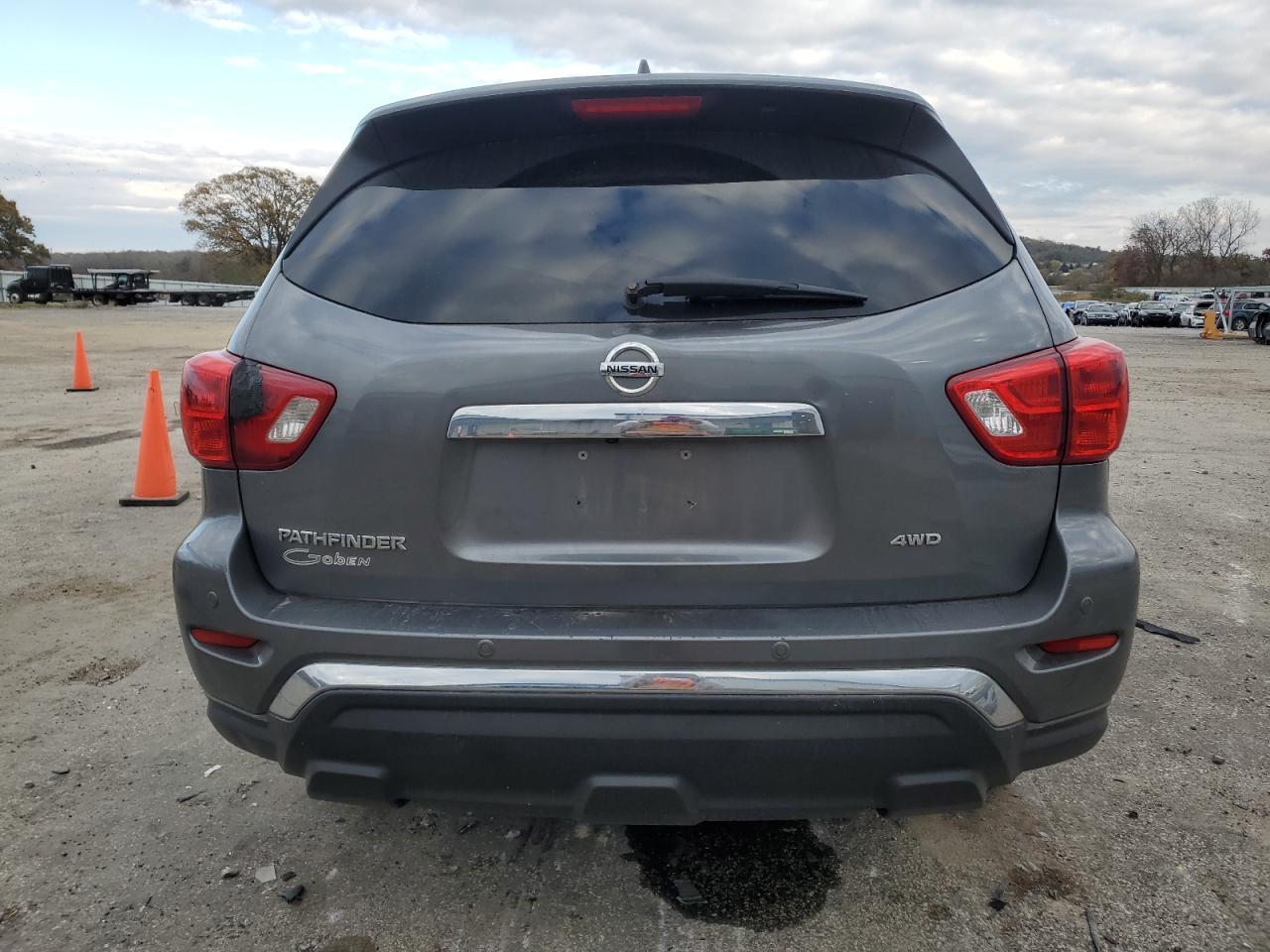 2020 Nissan Pathfinder S - zdjęcie 6