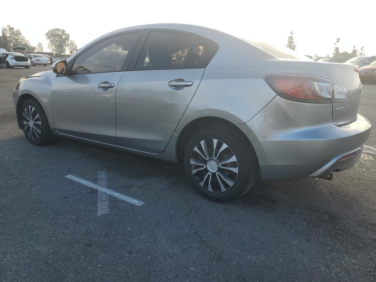 2013 Mazda 3 - zdjęcie 2