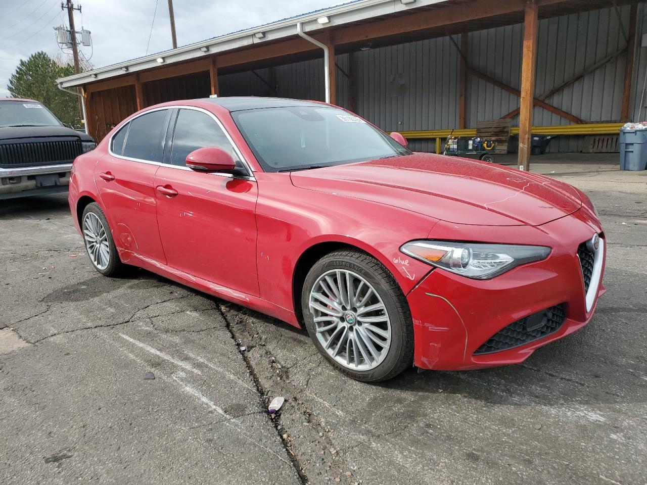 2019 Alfa Romeo Giulia Ti - zdjęcie 4