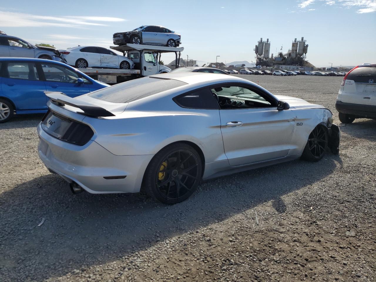 2017 Ford Mustang - zdjęcie 3