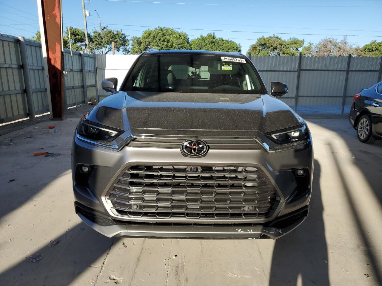 2025 Toyota Grand Highlander Limited - zdjęcie 5