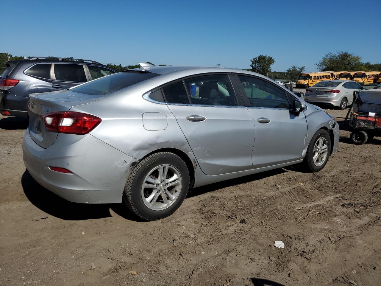 2018 Chevrolet Cruze - zdjęcie 3